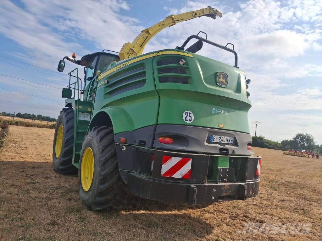 John Deere 8300I Kombajni za stočnu hranu