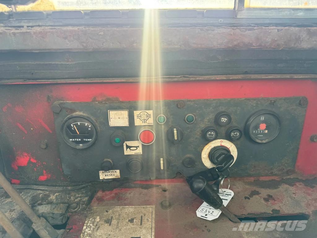  Moffet M7 27.4W **KOOIAAP-MOFFET 2700KG Mobilni viličari