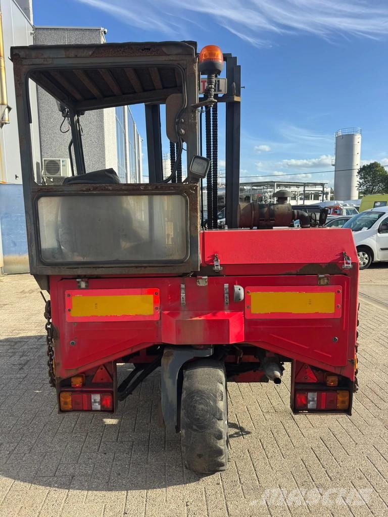  Moffet M7 27.4W **KOOIAAP-MOFFET 2700KG Mobilni viličari