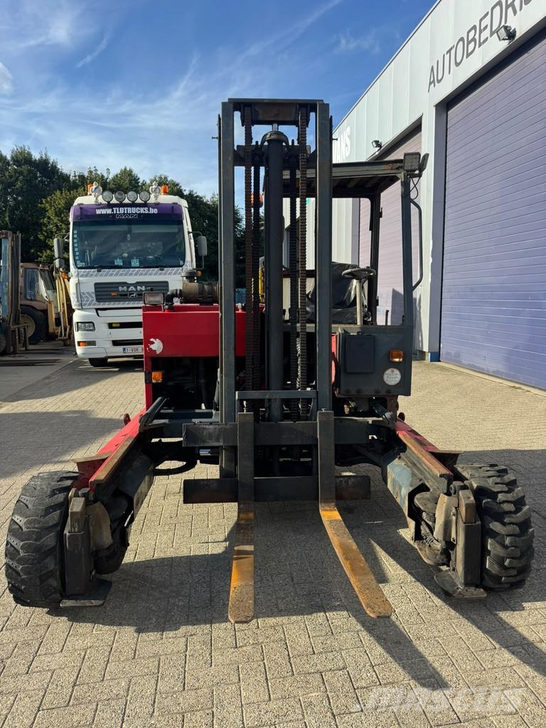  Moffet M7 27.4W **KOOIAAP-MOFFET 2700KG Mobilni viličari