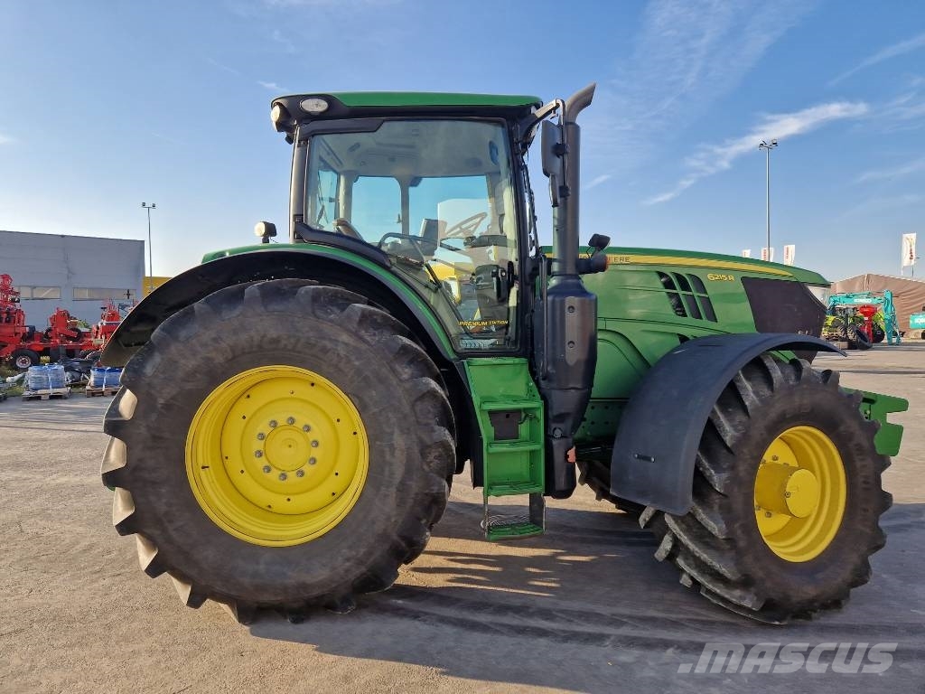 John Deere 6215 R الجرارات