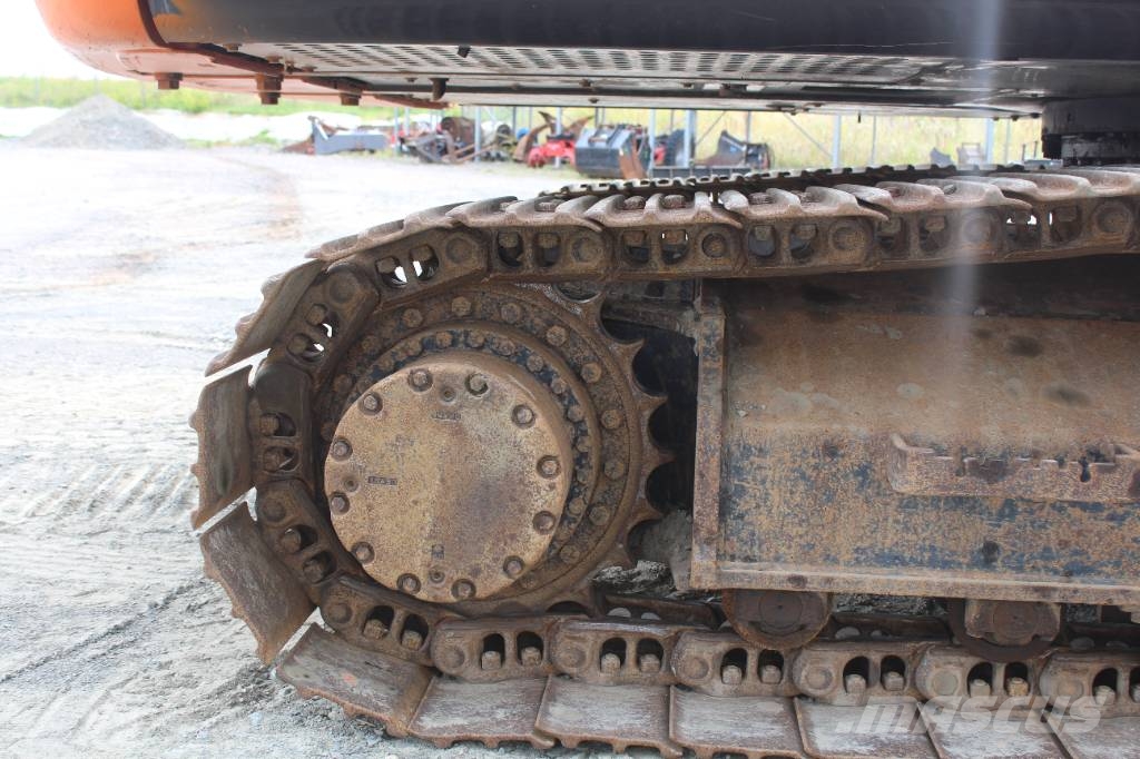 Hitachi ZX 210 LC-6 Kāpurķēžu ekskavatori