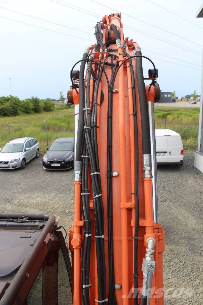 Hitachi ZX 210 LC-6 Kāpurķēžu ekskavatori