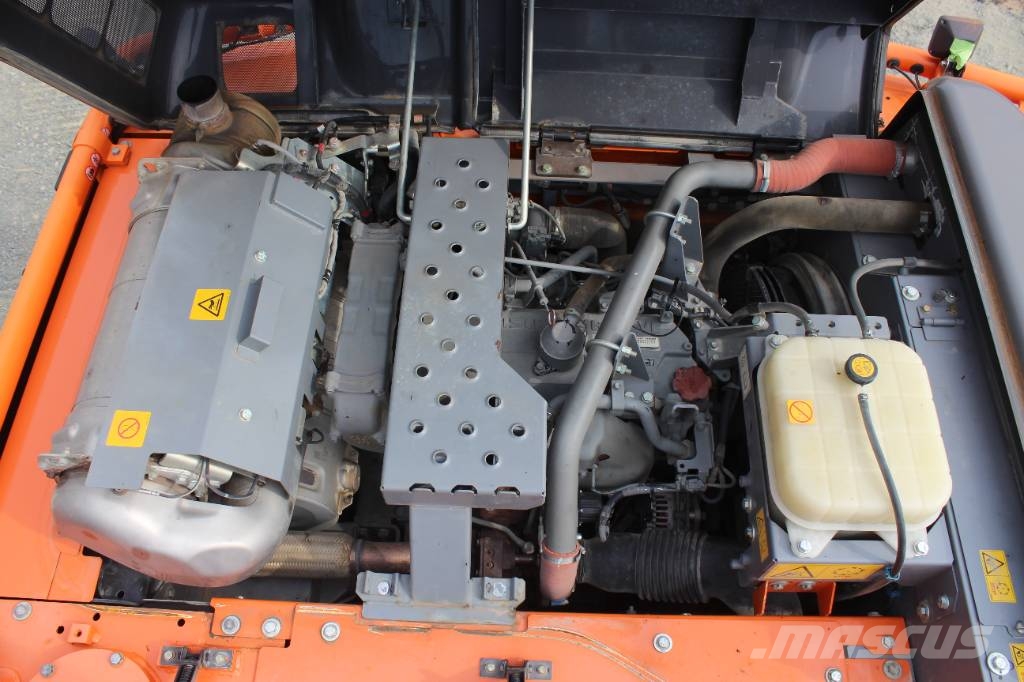 Hitachi ZX 210 LC-6 Kāpurķēžu ekskavatori