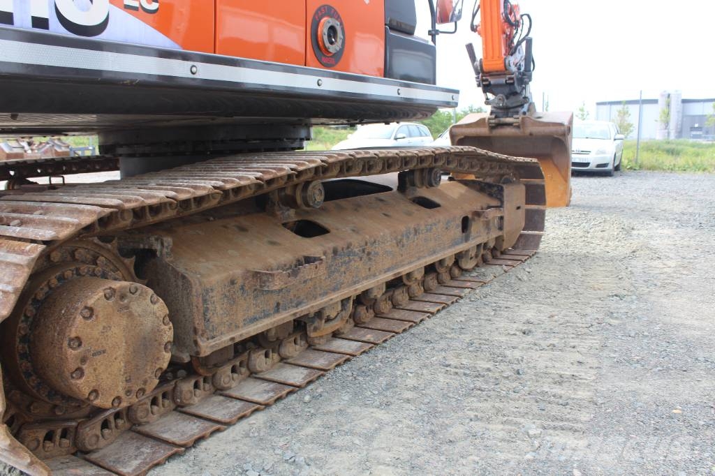 Hitachi ZX 210 LC-6 Kāpurķēžu ekskavatori
