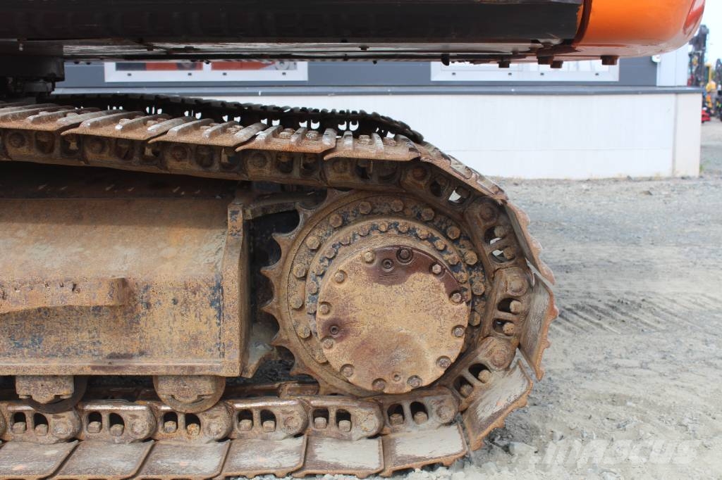 Hitachi ZX 210 LC-6 Kāpurķēžu ekskavatori
