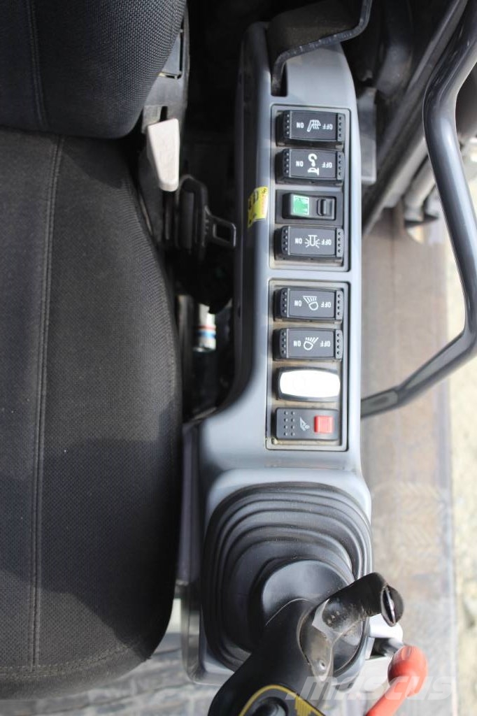 Hitachi ZX 210 LC-6 Kāpurķēžu ekskavatori