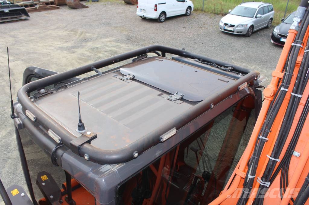 Hitachi ZX 210 LC-6 Kāpurķēžu ekskavatori