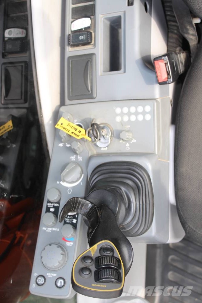 Hitachi ZX 210 LC-6 Kāpurķēžu ekskavatori