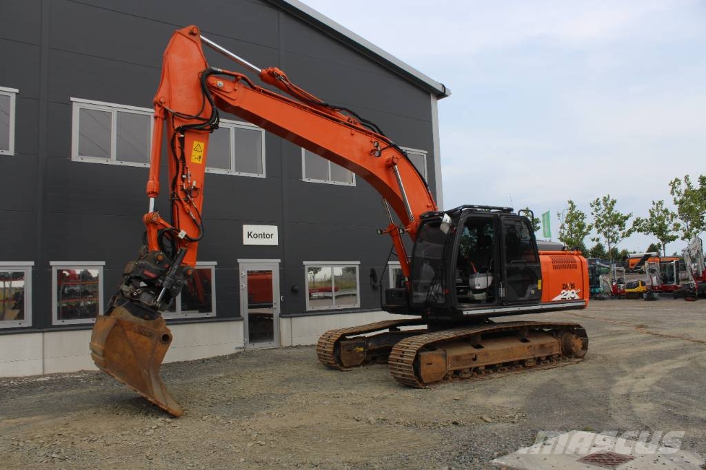 Hitachi ZX 210 LC-6 Kāpurķēžu ekskavatori