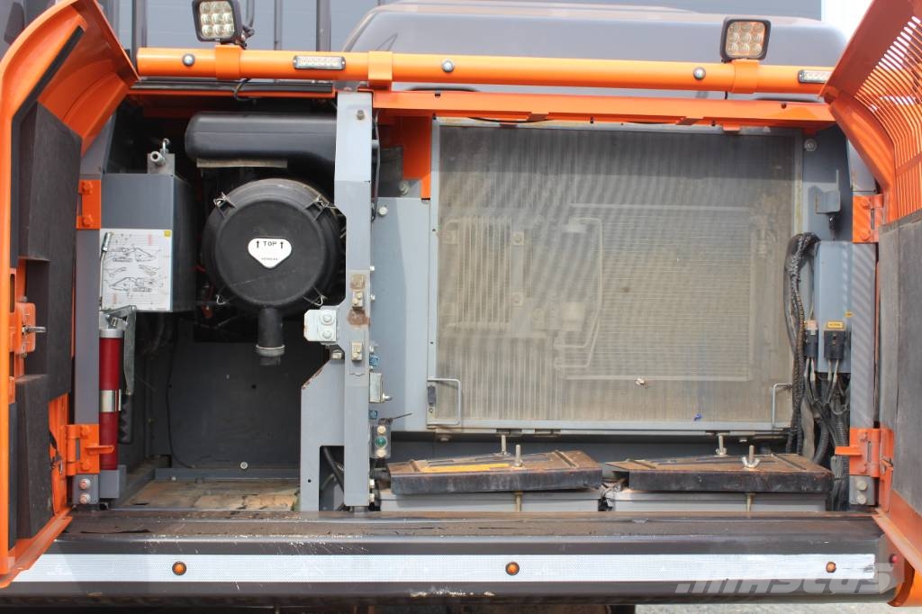Hitachi ZX 210 LC-6 Kāpurķēžu ekskavatori