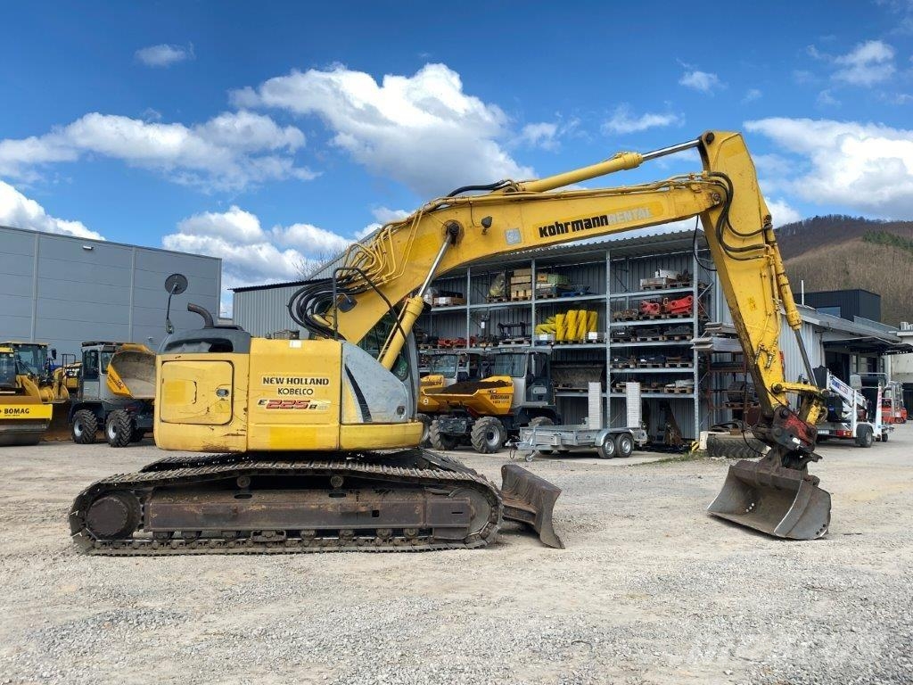 New Holland E225 B SR Kurzheckbagger MS21 KLIMA Raupenbagger