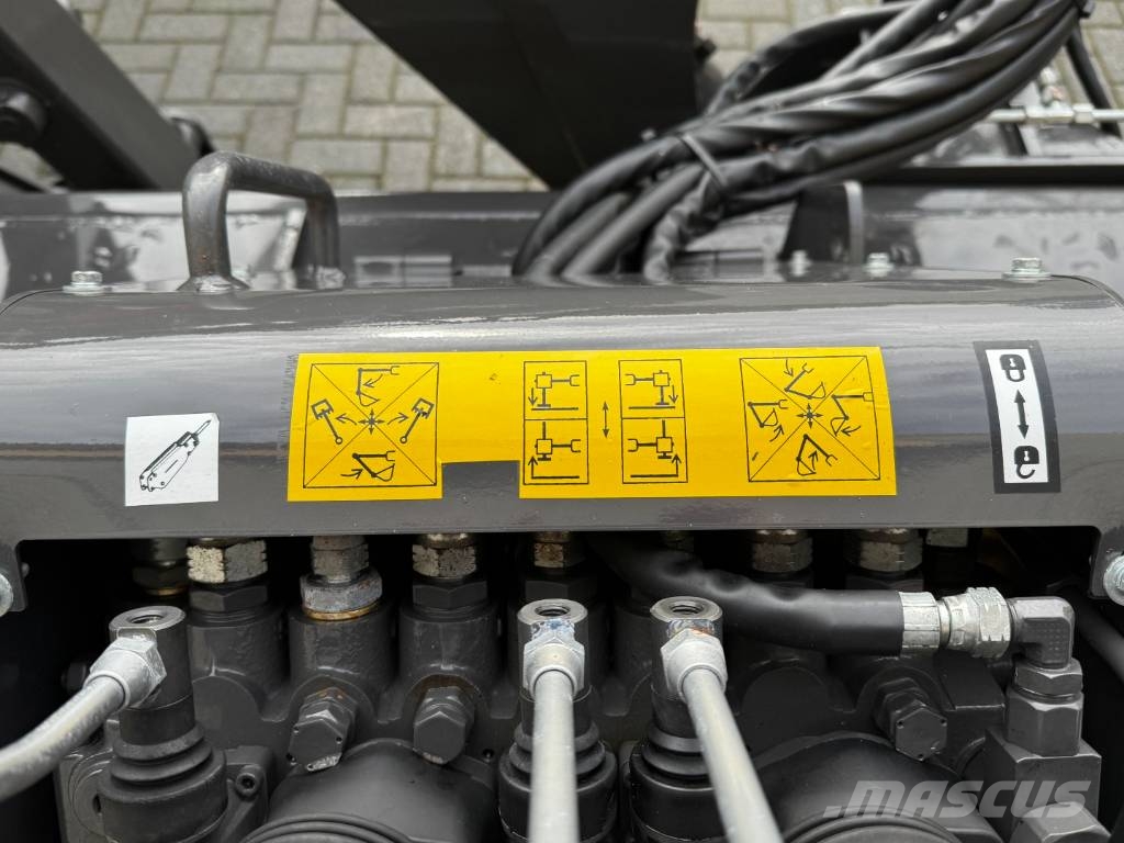 Gehl Skidsteer lader – graaf arm – bezem – schuif – bet Kompaktlader