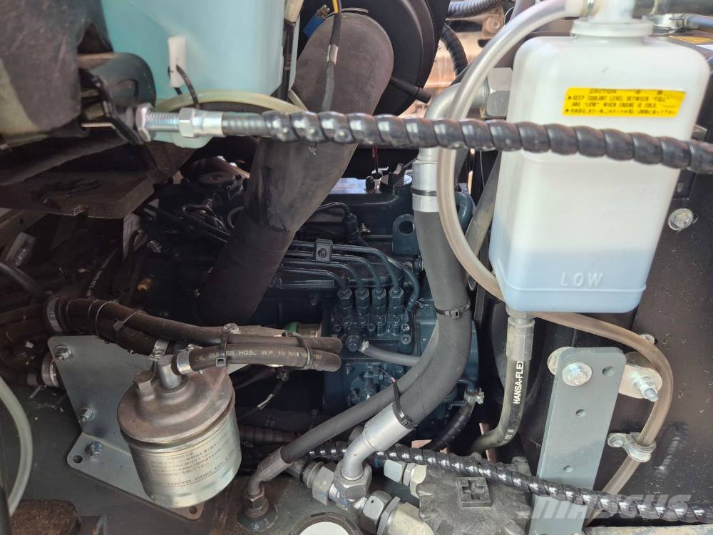 GiANT G 2500 X-Tra HD لوادر انزلاقية التوجيه