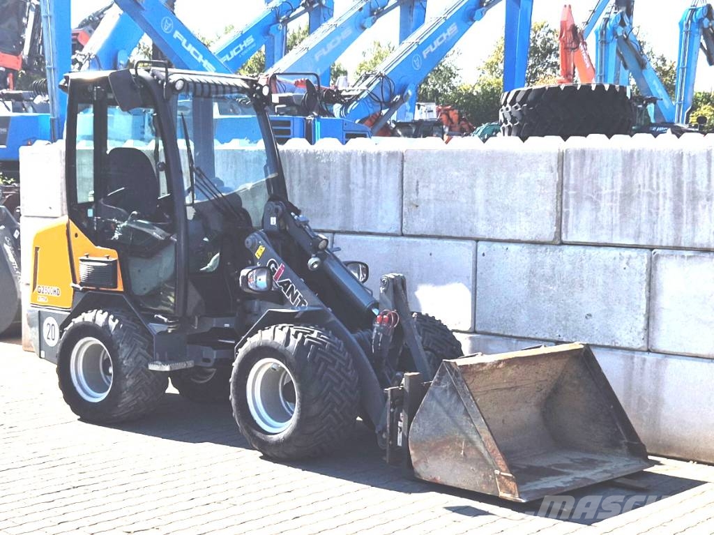 GiANT G 2500 X-Tra HD لوادر انزلاقية التوجيه