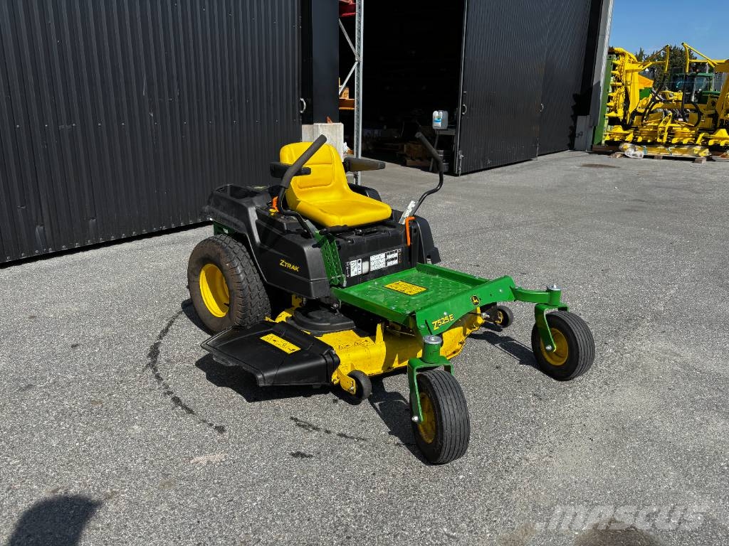 John Deere Z 525 Päältäajettavat ruohonleikkurit