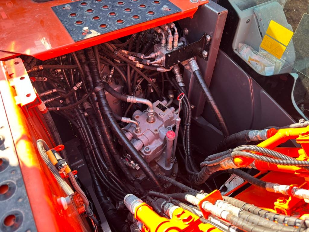 Hitachi 160 LC / Pienet tunnit, Rasvari, Stage V Εκσκαφείς με ερπύστριες