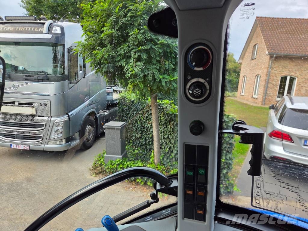 New Holland TD 5.75 الجرارات