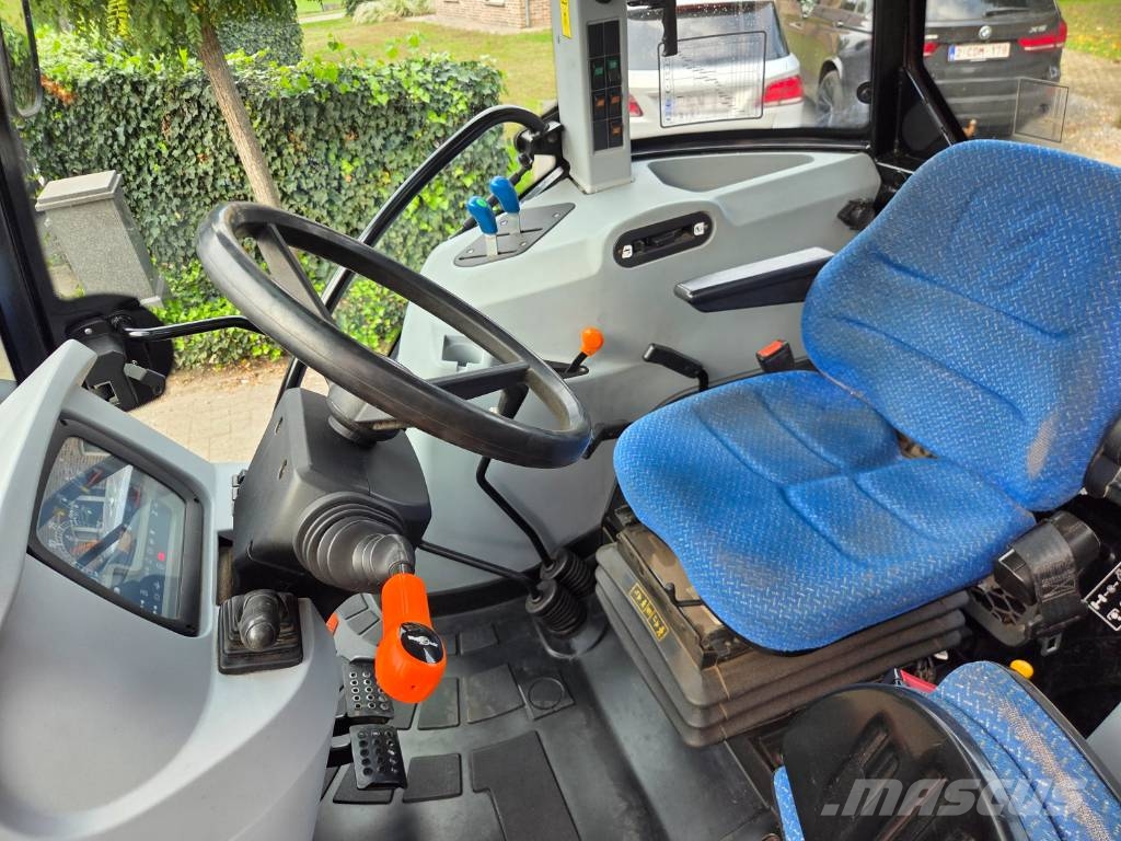 New Holland TD 5.75 الجرارات