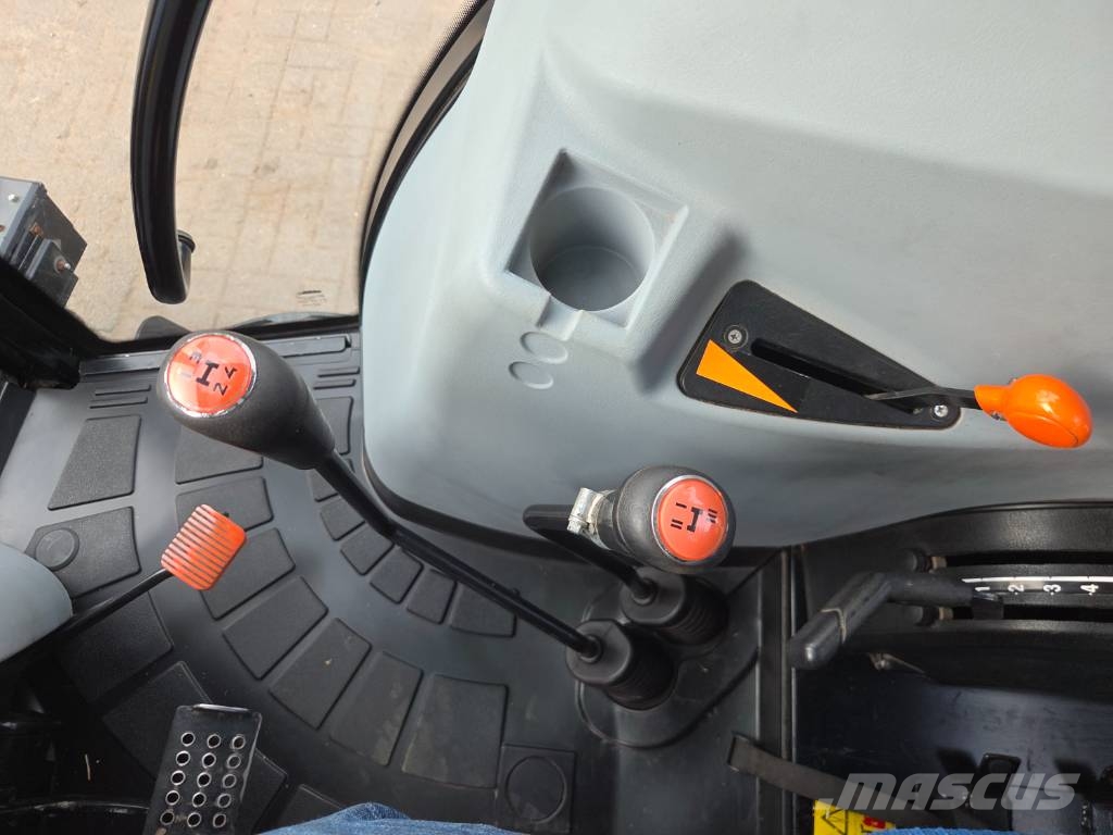 New Holland TD 5.75 الجرارات
