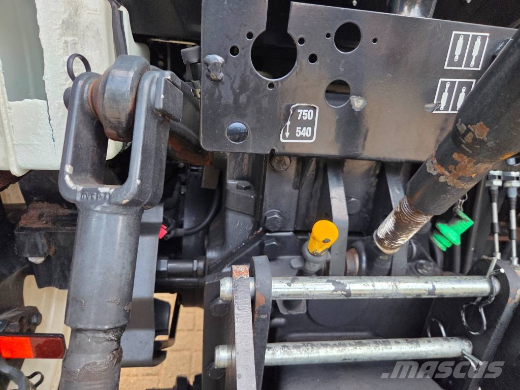 New Holland TD 5.75 الجرارات