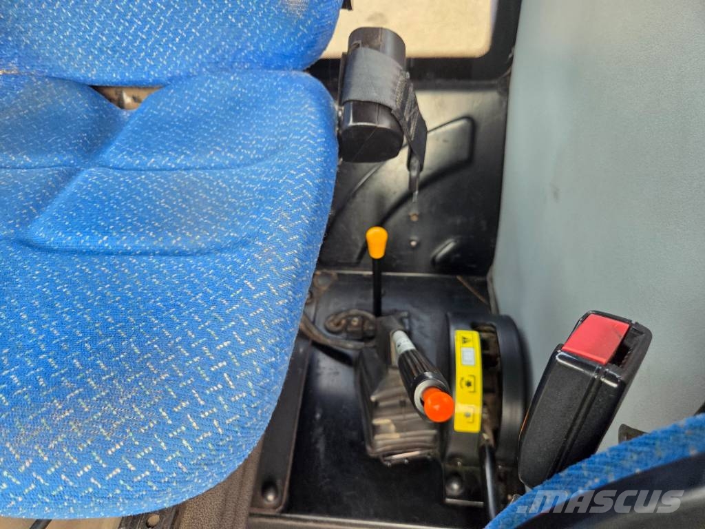 New Holland TD 5.75 الجرارات