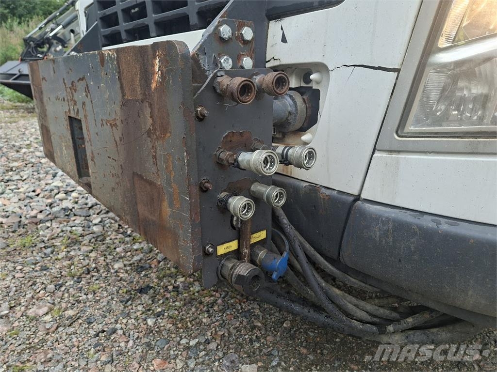 Volvo FM12-VTA4211-8X2 شاحنات قلابة