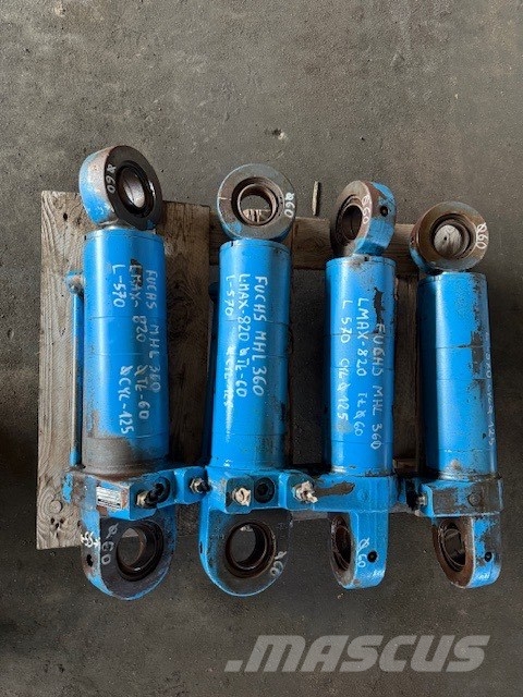Fuchs USED HYDRAULIC CYLINDER STABILIZER Hidráulicos