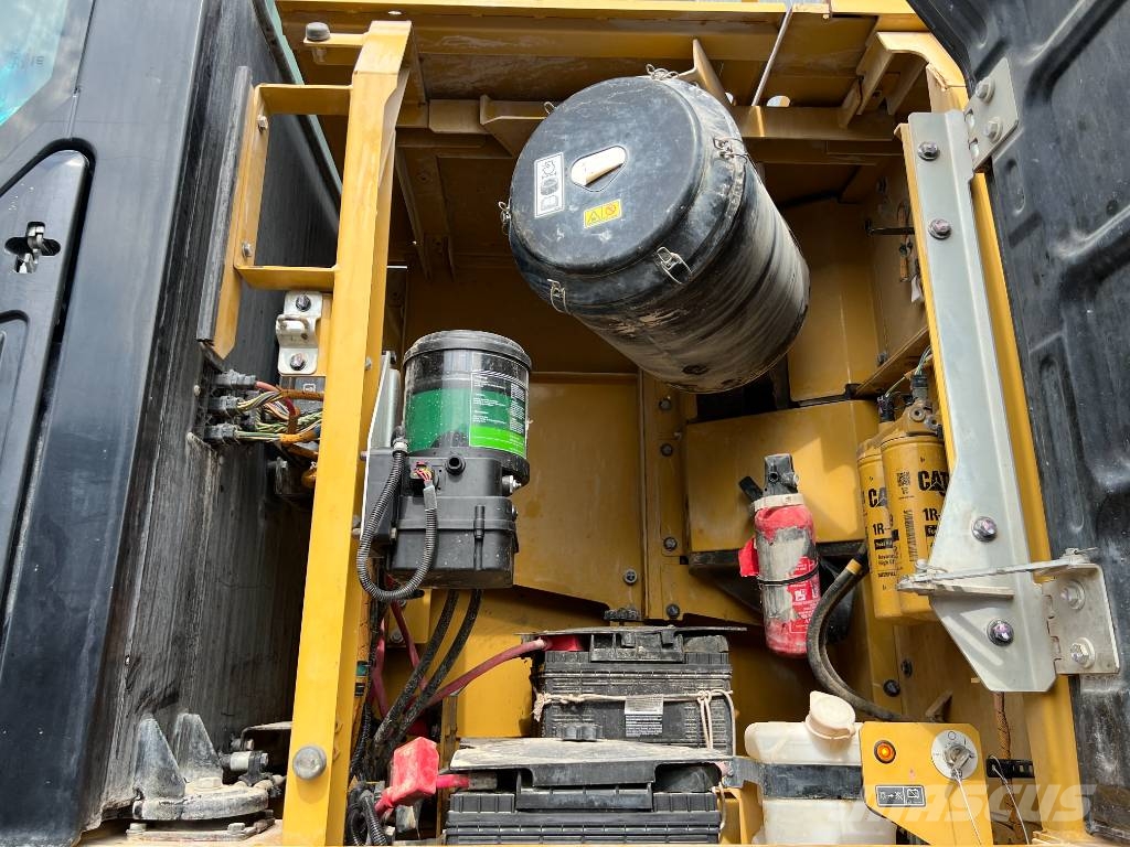 CAT 352F Raupenbagger