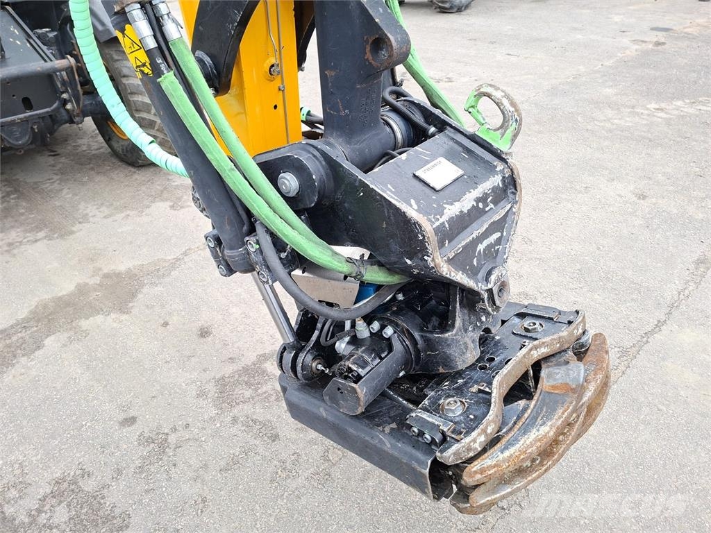 JCB HYDRADIG 110W PYÖRITTÄJÄLLÄ Wheeled excavators