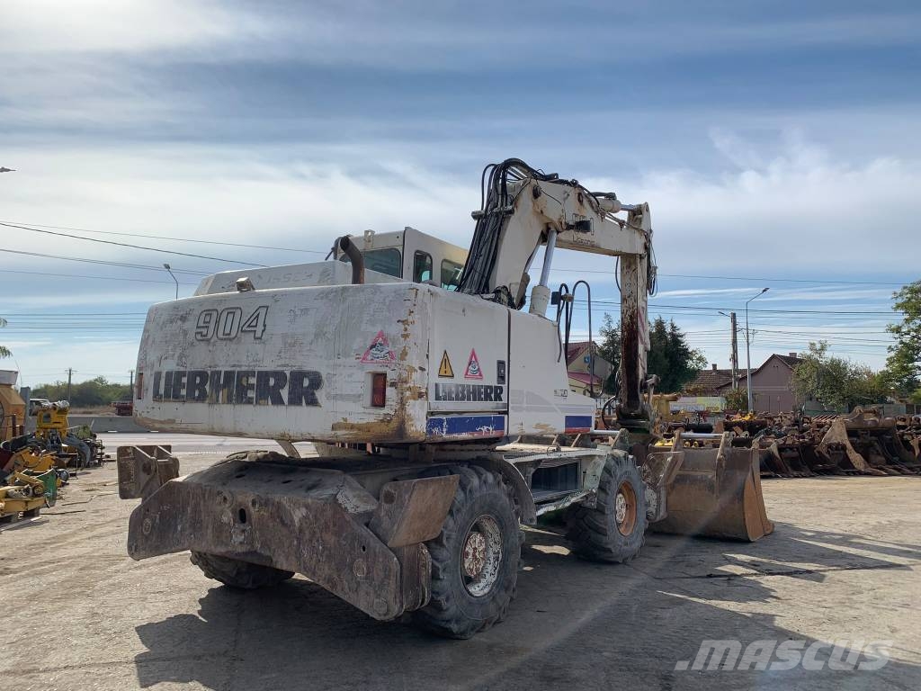 Liebherr A 904 Litronic حفارات بعجل