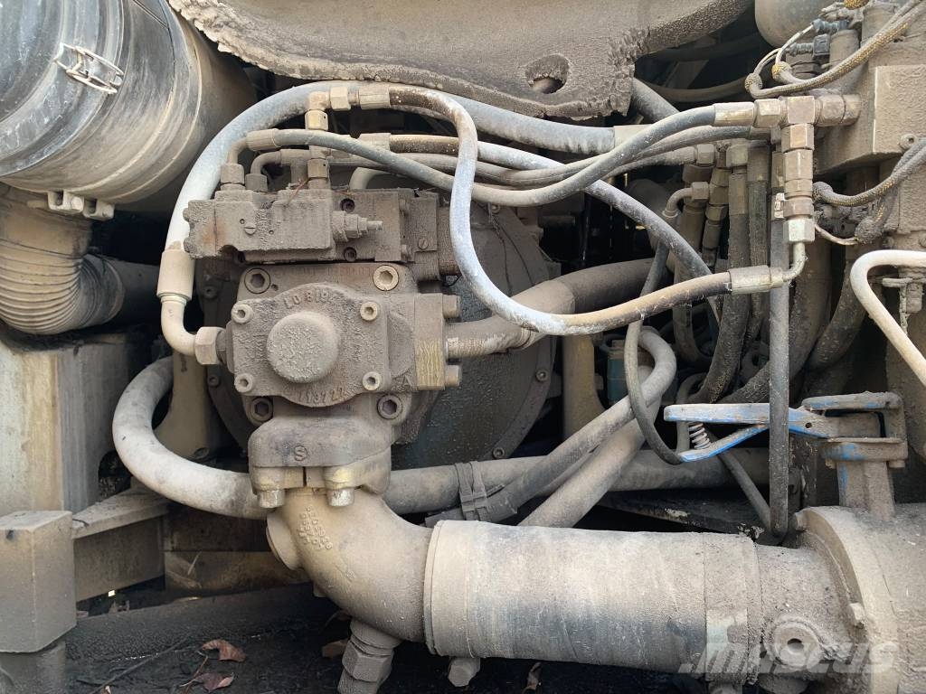 Liebherr A 904 Litronic حفارات بعجل