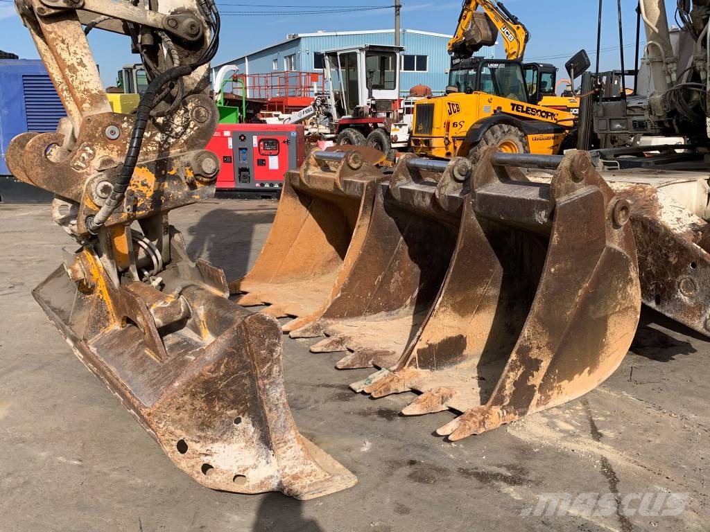 Liebherr A 904 Litronic حفارات بعجل