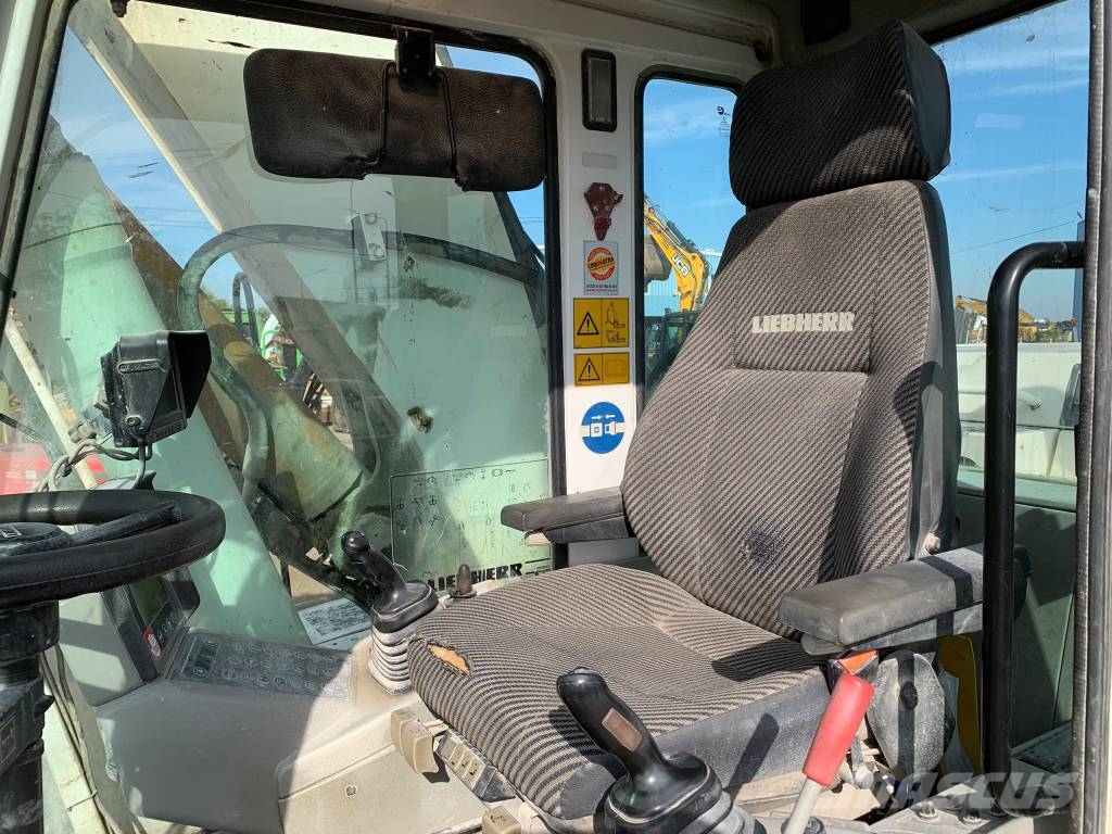 Liebherr A 904 Litronic حفارات بعجل
