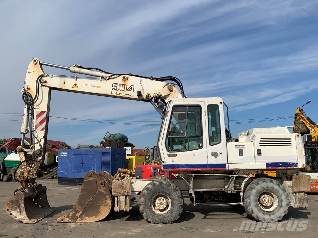 Liebherr A 904 Litronic حفارات بعجل