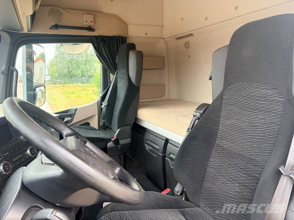 Mercedes-Benz Actros 2545 Truck Tractor Units