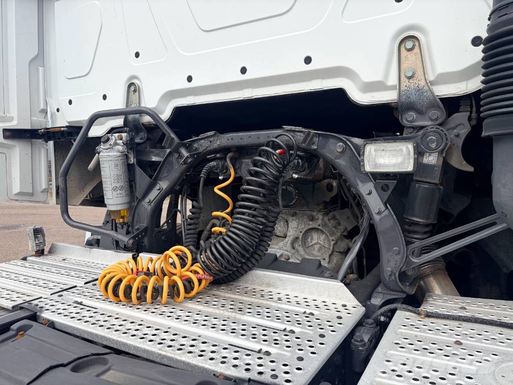 Mercedes-Benz Actros 2545 Truck Tractor Units