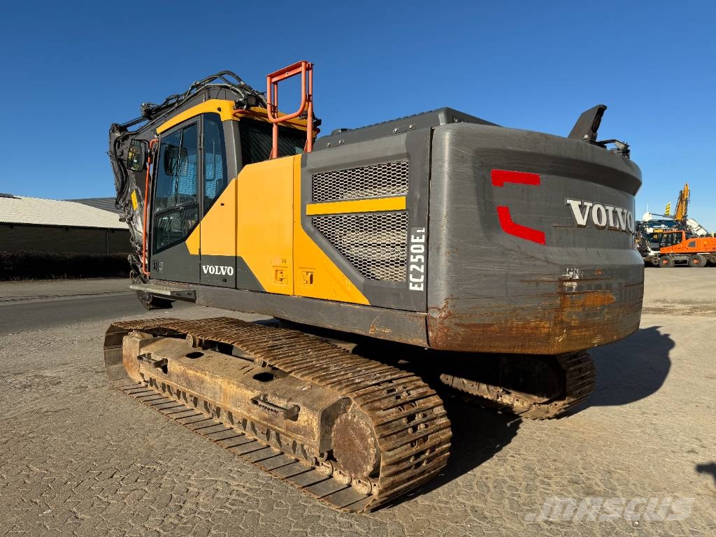 Volvo EC 250 EL Гусеничные экскаваторы
