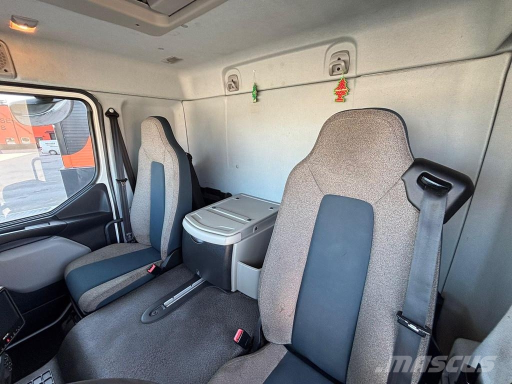 Volvo FL 250 4x2 THERMOKING V-100 Max / BOX L=8280 mm Umpikorikuorma-autot