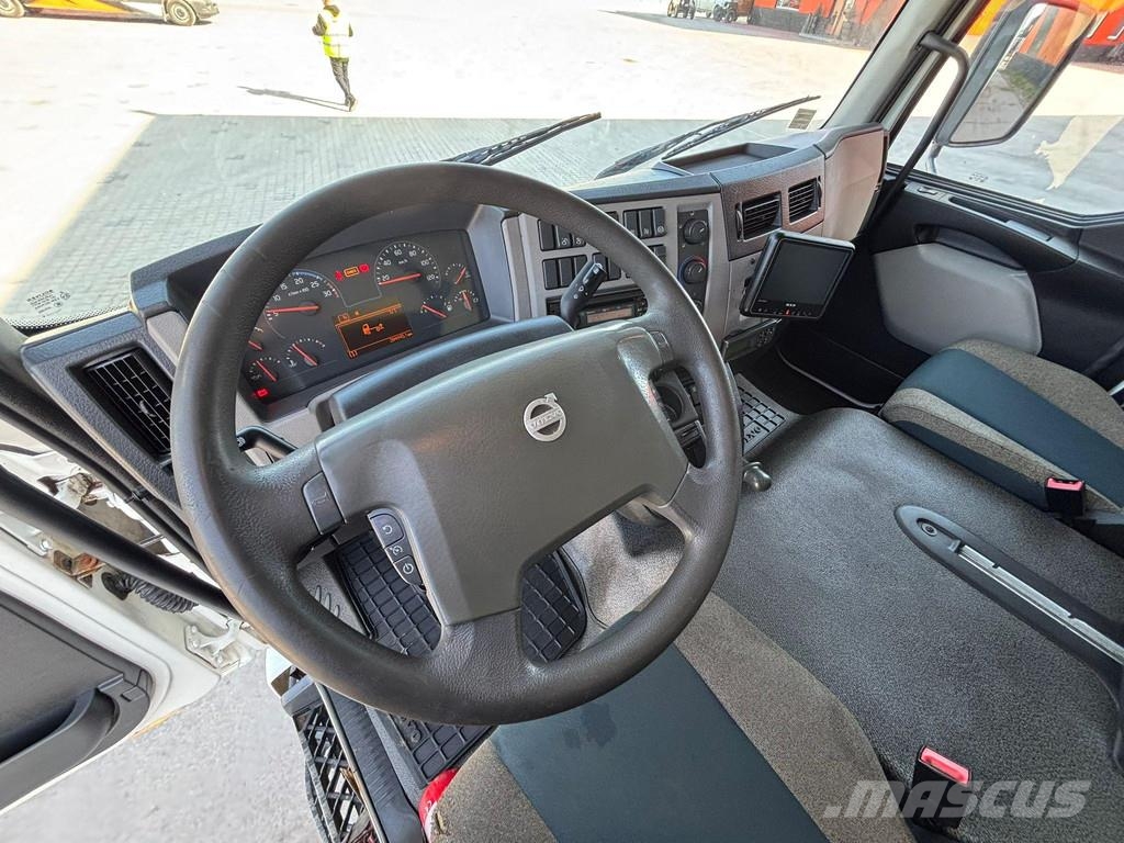 Volvo FL 250 4x2 THERMOKING V-100 Max / BOX L=8280 mm Umpikorikuorma-autot