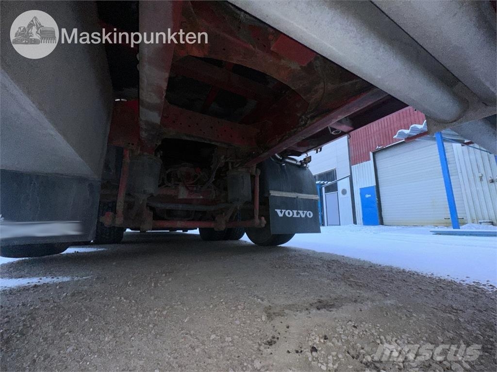 Volvo FM9 6X2 平板栏板货车