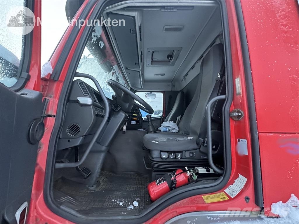 Volvo FM9 6X2 平板栏板货车