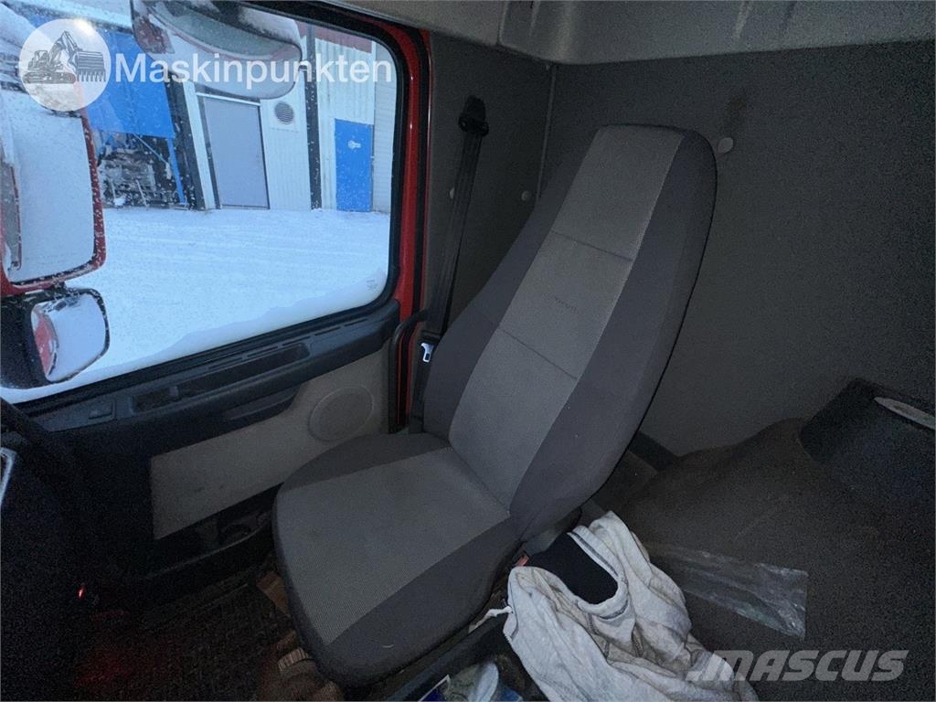 Volvo FM9 6X2 平板栏板货车