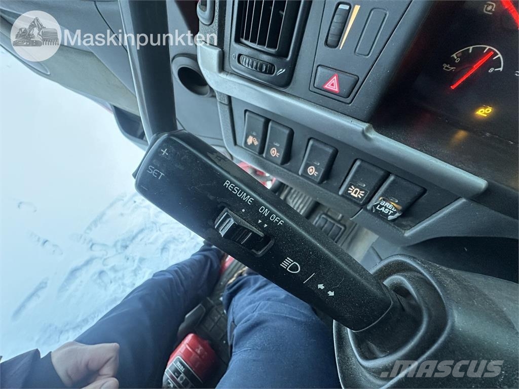 Volvo FM9 6X2 平板栏板货车
