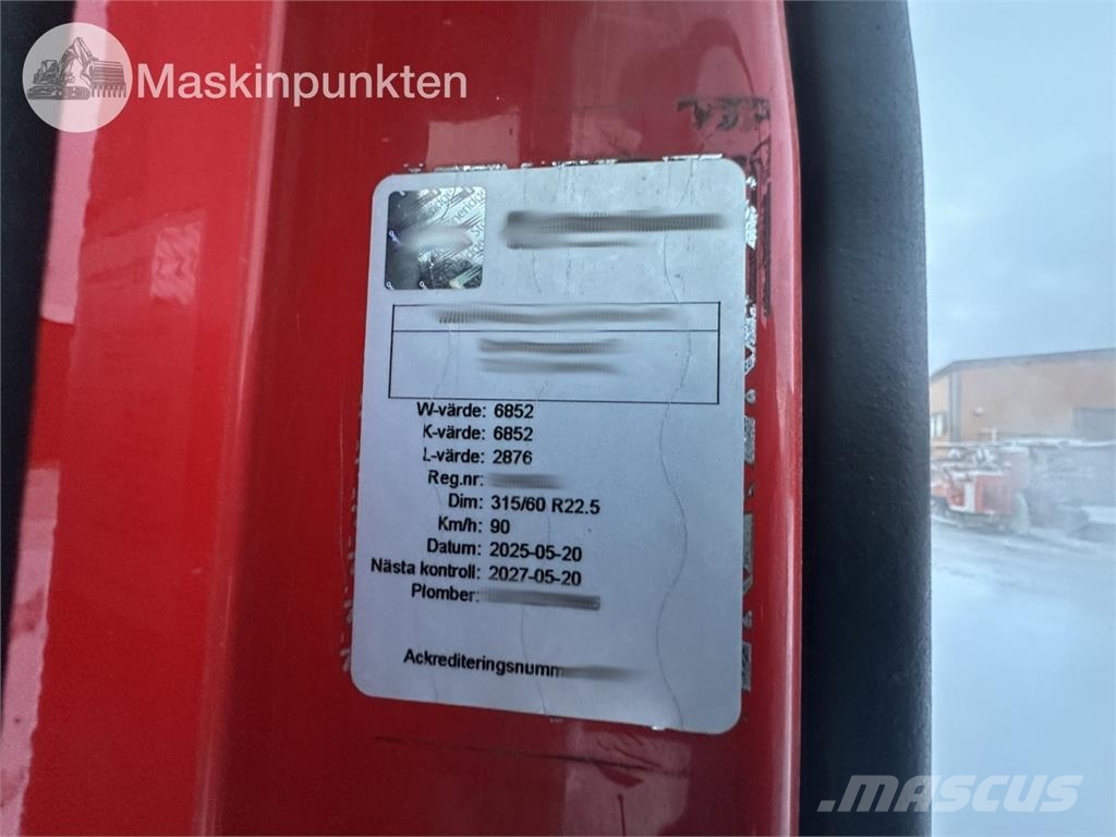 Volvo FM9 6X2 平板栏板货车