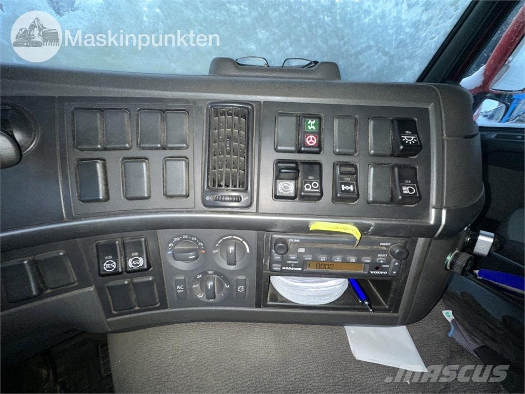 Volvo FM9 6X2 平板栏板货车