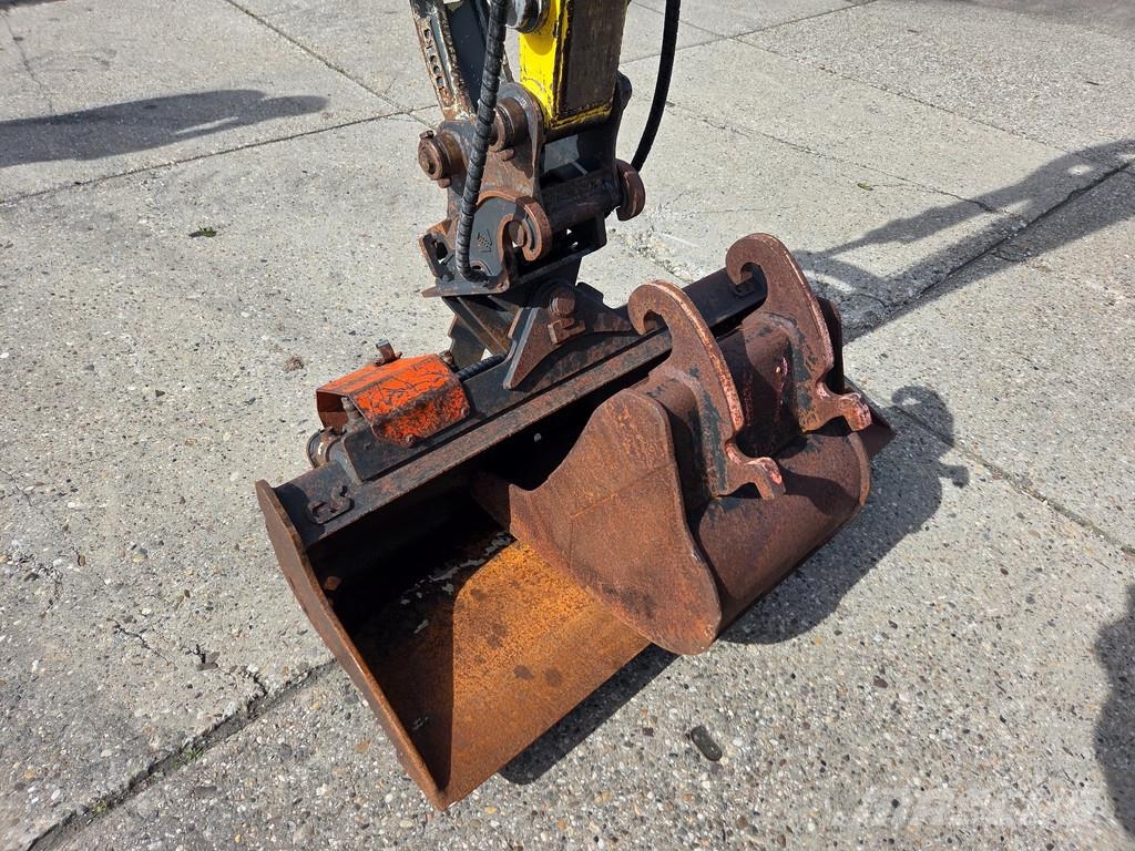 Wacker Neuson EZ36 met kantelbak en dieplepel Mini rýpadlá < 7t
