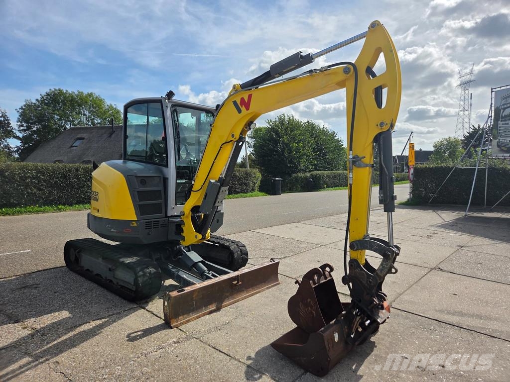 Wacker Neuson EZ36 met kantelbak en dieplepel Міні-екскаватори < 7т
