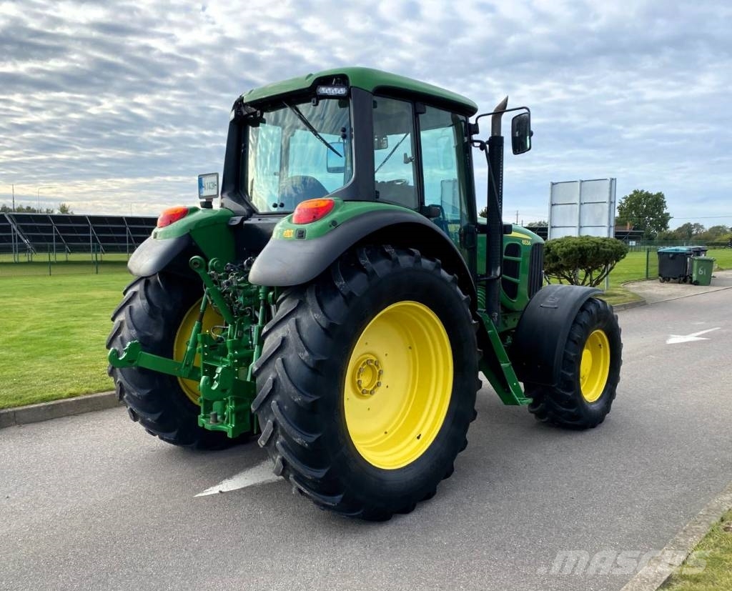 John Deere 6534 الجرارات