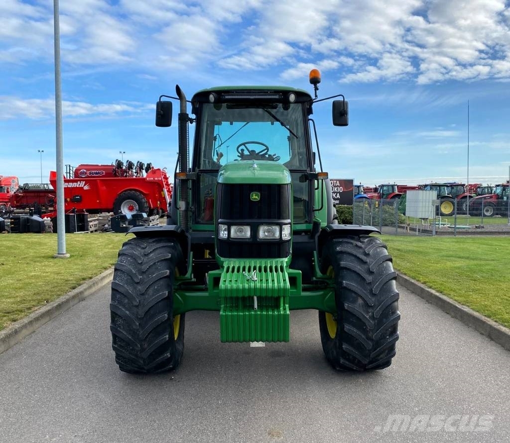John Deere 6534 الجرارات